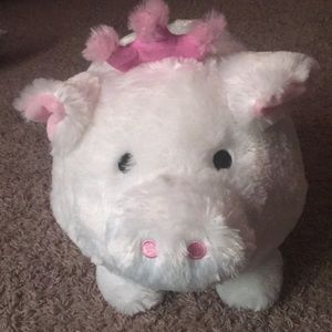A pig piggy bank